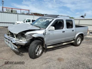2000 Nissan Frontier XE z VIN 1N6ED27T8YC367452, wystawiony jako Copart lot #55866345 z przebiegiem 242 945 mil mil oraz Szkoda całkowita • Salvage title. Historia ofert i sprzedaży dostępna na DreamBid. Obrazek 1.