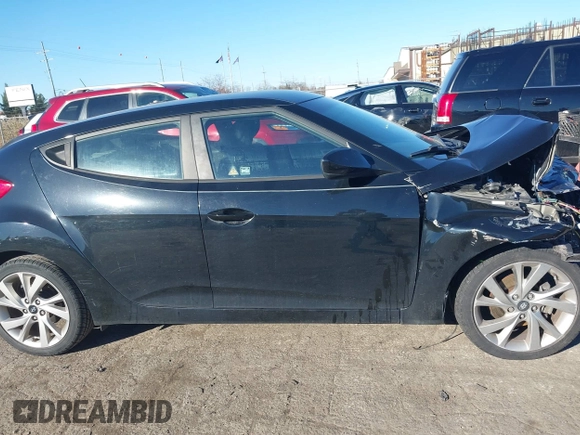 2016 Hyundai Veloster z VIN KMHTC6AD6GU299405, wystawiony jako IAAI lot #40846986 z przebiegiem 48 262 mil mil oraz . Historia ofert i sprzedaży dostępna na DreamBid. Obrazek 14.