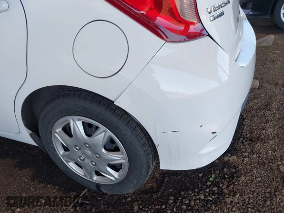 2017 Nissan Note SV z VIN 3N1CE2CP6HL363780, wystawiony jako IAAI lot #41670439 z przebiegiem 82 945 mil mil oraz . Historia ofert i sprzedaży dostępna na DreamBid. Obrazek 6.