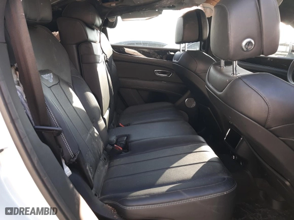 2021 Bentley Bentayga V8 with VIN SJAAM2ZV6MC032959, listed as a Copart auction lot 68783254 with 0 miles and Salvage Title. Bid and sale history available at carsss.com. Image 11.