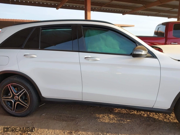 2022 Mercedes-Benz GLC with VIN W1N0G8EB2NV394902, listed as a IAAI auction lot 40949968 with 18,962 mi miles. Bid and sale history available at carsss.com. Image 14.
