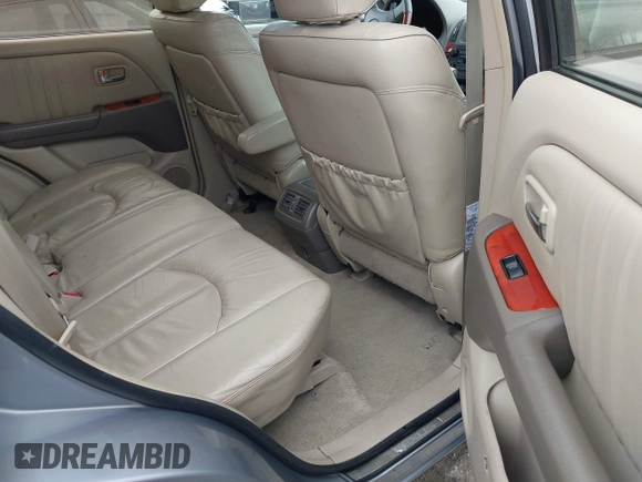 2002 Lexus RX 300 with VIN JTJHF10U020285132, listed as a IAAI auction lot 42153983 with 257,776 mi miles. Bid and sale history available at carsss.com. Image 8.