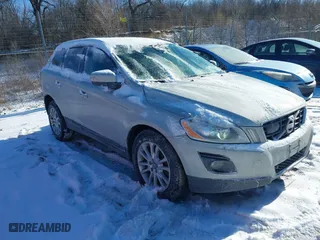 2010 Volvo XC60 3.0T with VIN YV4992DZ4A2035256, listed as a IAAI auction lot 41403145 with 109,115 mi miles. Bid and sale history available at carsss.com. Image 1.