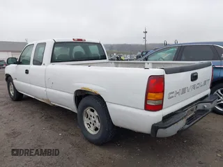 1999 Chevrolet Silverado 1500 LS with VIN 1GCEC19V7XE185680, listed as a IAAI auction lot 42020619 with 246,660 mi miles. Bid and sale history available at carsss.com. Image 3.