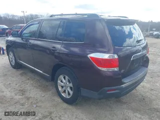 2011 Toyota Highlander with VIN 5TDBK3EH8BS059381, listed as a IAAI auction lot 41894262 with 138,520 mi miles. Bid and sale history available at carsss.com. Image 3.