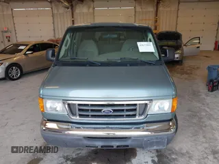 2006 Ford Econoline Passenger XL z VIN 1FMRE11L96DA99048, wystawiony jako IAAI lot #42673491 z przebiegiem 120 776 mil mil oraz . Historia ofert i sprzedaży dostępna na DreamBid. Obrazek 6.