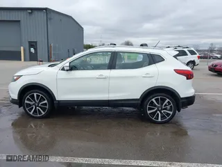 2017 Nissan Rogue Sport SL with VIN JN1BJ1CR8HW107542, listed as a IAAI auction lot 41820930 with 44,219 mi miles. Bid and sale history available at carsss.com. Image 14.