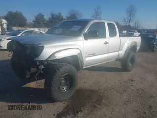 2006 Toyota Tacoma with VIN 5TEUU42N86Z253260, listed as a IAAI auction lot 41628070 with 194,352 mi miles. Bid and sale history available at carsss.com. Image 1.