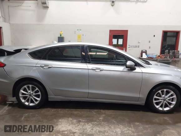 2020 Ford Fusion SE with VIN 3FA6P0HD9LR126820, listed as a IAAI auction lot 41871187 with 48,268 mi miles. Bid and sale history available at carsss.com. Image 13.