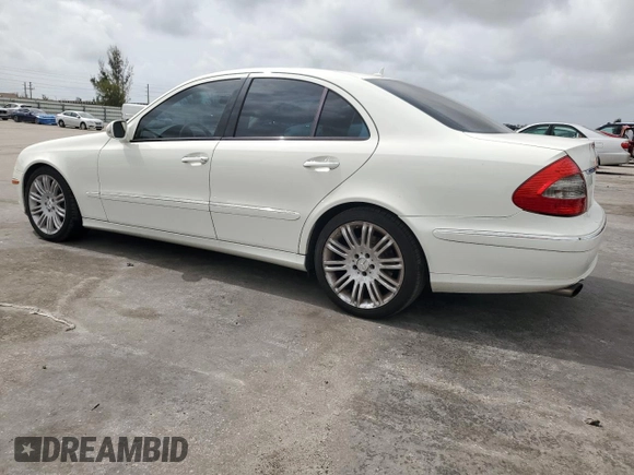 2008 Mercedes-Benz E 350 Luxury z VIN WDBUF56X88B250022, wystawiony jako Copart lot #59788895 z przebiegiem 110 565 mil mil oraz Szkoda całkowita • Salvage title. Historia ofert i sprzedaży dostępna na DreamBid. Obrazek 2.