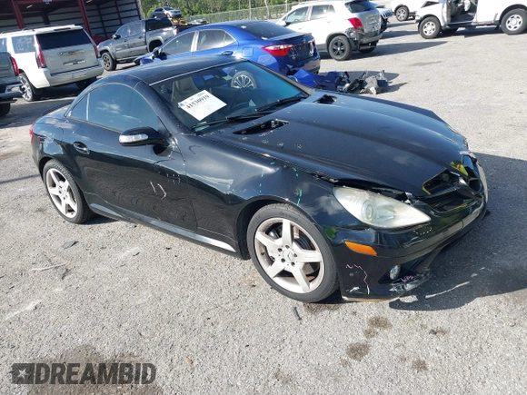 2008 Mercedes-Benz SLK 350 z VIN WDBWK56F38F186671, wystawiony jako IAAI lot #41530919 z przebiegiem 115 567 mil mil oraz . Historia ofert i sprzedaży dostępna na DreamBid. Obrazek 1.