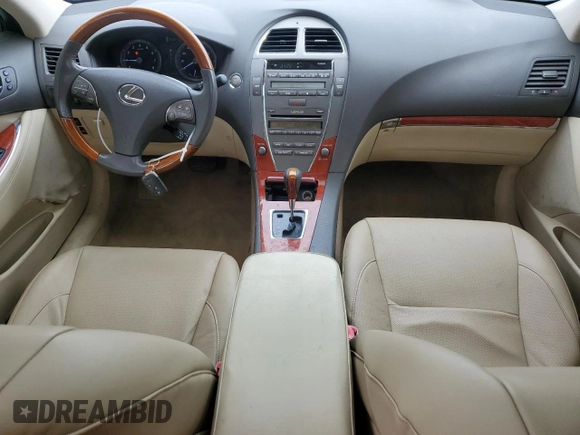 2010 Lexus ES 330 z VIN JTHBK1EG0A2367404, wystawiony jako Copart lot #54672145 z przebiegiem 217 569 mil mil oraz Czysty tytuł • Clean title. Historia ofert i sprzedaży dostępna na DreamBid. Obrazek 8.
