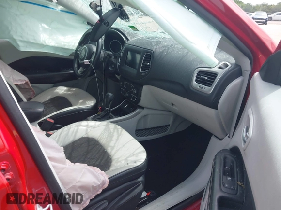 2019 Jeep Compass Latitude with VIN 3C4NJCBB8KT843811, listed as a IAAI auction lot 42442207 with 83,608 mi miles and . Bid and sale history available at DreamBid. Image 5.