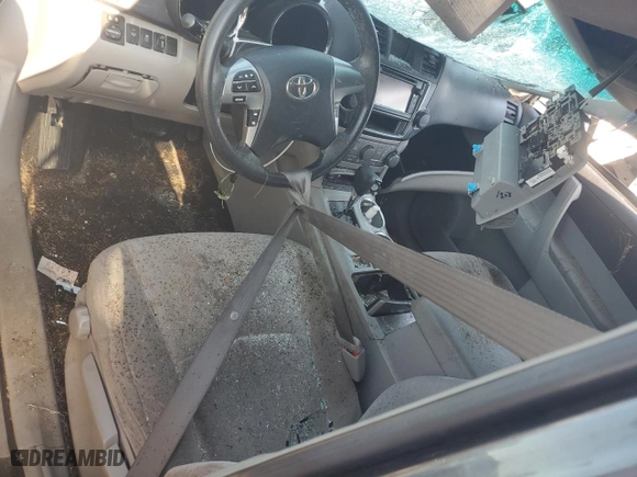 2013 Toyota Highlander with VIN 5TDBK3EH5DS213399, listed as a Copart auction lot 69588574 with 0 mi miles and Non Repairable. Bid and sale history available at carsss.com. Image 8.