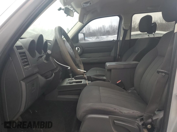 2011 Dodge Nitro SE z VIN 1D4PU2GK3BW506978, wystawiony jako Copart lot #87367774 z przebiegiem 119 412 mil mil oraz Szkoda całkowita • Salvage title. Historia ofert i sprzedaży dostępna na DreamBid. Obrazek 7.
