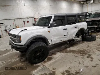 2022 Ford Bronco with VIN 1FMEE5DP2NLB30441, listed as a Copart auction lot 45985755 with 39,241 mi miles and Salvage Title. Bid and sale history available at DreamBid. Image 1.