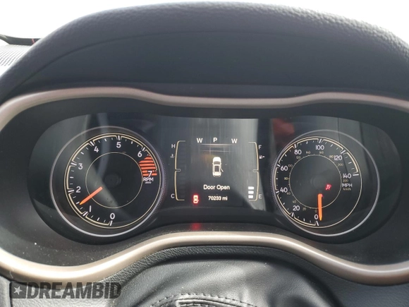 2017 Jeep Cherokee Latitude z VIN 1C4PJMCB5HD213966, wystawiony jako Copart lot #54869785 z przebiegiem 70 233 mil mil oraz Szkoda całkowita • Salvage title. Historia ofert i sprzedaży dostępna na DreamBid. Obrazek 9.