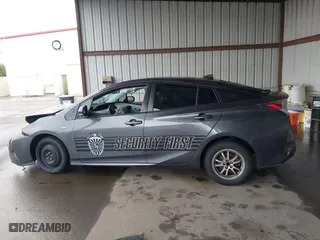2016 Toyota Prius Two with VIN JTDKBRFU8G3008146, listed as a IAAI auction lot 41920005 with 116,613 mi miles. Bid and sale history available at carsss.com. Image 15.