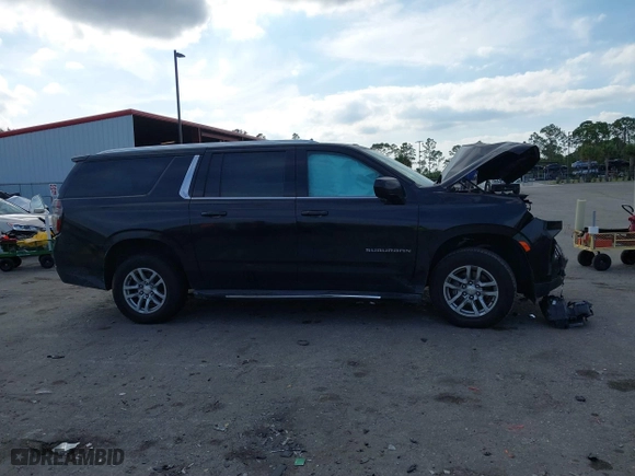 2021 Chevrolet Suburban LT with VIN 1GNSCCKD8MR269020, listed as a IAAI auction lot 41606337 with 108,305 mi miles. Bid and sale history available at carsss.com. Image 13.