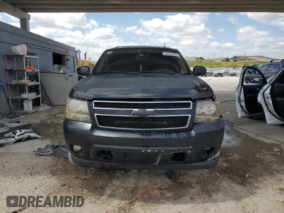 2013 Chevrolet Suburban LT with VIN 1GNSCJE00DR300449, listed as a Copart auction lot 55134455 with 301,552 mi miles and Salvage title. Bid and sale history available at DreamBid. Image 5.