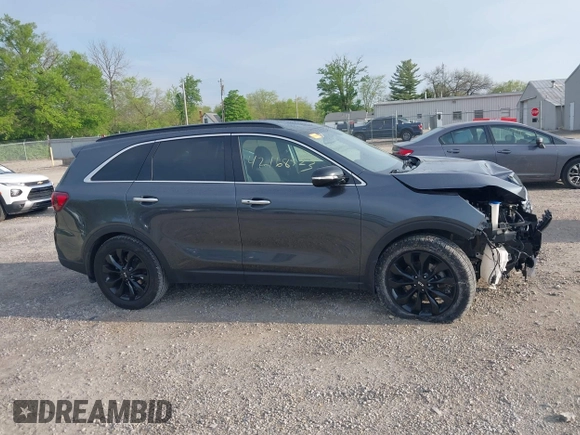 2020 Kia Sorento S z VIN 5XYPG4A54LG706009, wystawiony jako IAAI lot #42168923 z przebiegiem 55 514 mil mil oraz . Historia ofert i sprzedaży dostępna na DreamBid. Obrazek 13.