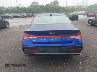 2025 Hyundai Elantra SE z VIN KMHLL4DG6SU987701, wystawiony jako IAAI lot #42214567 z przebiegiem 3 480 mil mil oraz . Historia ofert i sprzedaży dostępna na DreamBid. Obrazek 17.