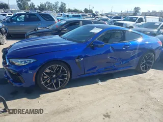 2020 BMW M8 z VIN WBSAE0C06LCD53214, wystawiony jako IAAI lot #38301455 z przebiegiem 20 410 mil mil oraz . Historia ofert i sprzedaży dostępna na DreamBid. Obrazek 17.