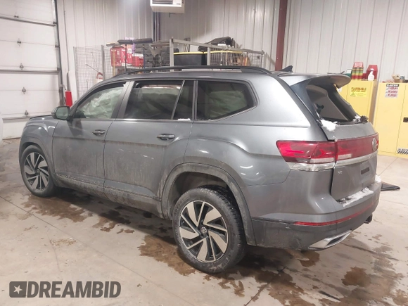 2024 Volkswagen Atlas SE with VIN 1V2KR2CA4RC559169, listed as a IAAI auction lot 41572821 with 25,998 mi miles and . Bid and sale history available at DreamBid. Image 3.