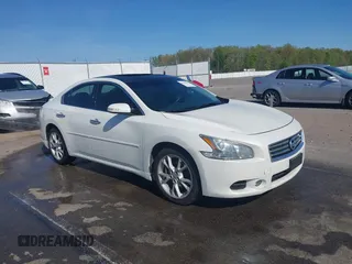 2014 Nissan Maxima SV z VIN 1N4AA5AP6EC914839, wystawiony jako IAAI lot #42084641 z przebiegiem 178 450 mil mil oraz . Historia ofert i sprzedaży dostępna na DreamBid. Obrazek 1.