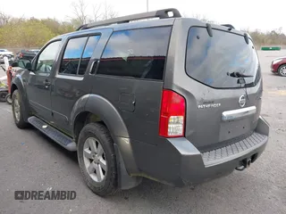 2008 Nissan Pathfinder S with VIN 5N1AR18U98C631956, listed as a IAAI auction lot 41193987 with 172,596 mi miles. Bid and sale history available at carsss.com. Image 3.