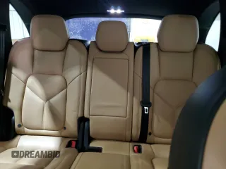 2017 Porsche Cayenne z VIN WP1AA2A24HKA91141, wystawiony jako Copart lot #88939575 z przebiegiem 72 140 mil mil oraz Szkoda całkowita • Salvage title. Historia ofert i sprzedaży dostępna na DreamBid. Obrazek 10.