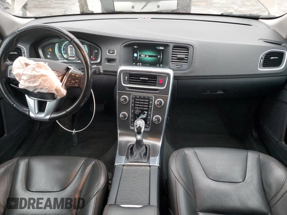 2015 Volvo V60 T5 z VIN YV4612HK7F1000537, wystawiony jako Copart lot #84033744 z przebiegiem 76 563 mil mil oraz Szkoda całkowita • Salvage title. Historia ofert i sprzedaży dostępna na DreamBid. Obrazek 8.