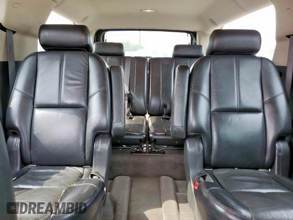 2007 Chevrolet Suburban LTZ with VIN 3GNFC16J07G153658, listed as a Copart auction lot 58020255 with 319,762 mi miles and Salvage title. Bid and sale history available at DreamBid. Image 10.