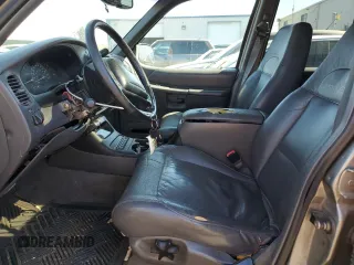1999 Mercury Mountaineer z VIN 4M2DU55P9XUJ28680, wystawiony jako Copart lot #74398644 z przebiegiem 208 547 mil mil oraz Czysty tytuł • Clean title. Historia ofert i sprzedaży dostępna na DreamBid. Obrazek 7.