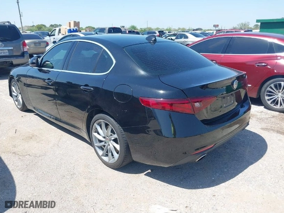 2019 Alfa Romeo Giulia with VIN ZARFAMAN0K7598745, listed as a IAAI auction lot 41872396 with 59,755 mi miles. Bid and sale history available at carsss.com. Image 3.