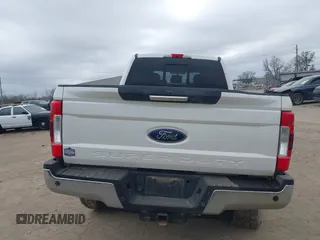 2018 Ford Super Duty F-250 SRW XL with VIN 1FT7W2BT0JEB65096, listed as a IAAI auction lot 41685411 with 124,359 mi miles. Bid and sale history available at carsss.com. Image 16.