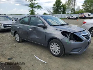 2018 Nissan Versa SV z VIN 3N1CN7AP2JL821482, wystawiony jako Copart lot #55452015 z przebiegiem 75 495 mil mil oraz Szkoda całkowita • Salvage title. Historia ofert i sprzedaży dostępna na DreamBid. Obrazek 4.