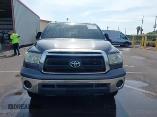 2011 Toyota Tundra z VIN 5TFEY5F14BX106229, wystawiony jako IAAI lot #42118006 z przebiegiem 96 465 mil mil oraz . Historia ofert i sprzedaży dostępna na DreamBid. Obrazek 12.