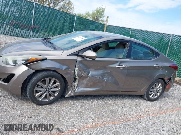 2016 Hyundai Elantra SE z VIN 5NPDH4AE6GH656681, wystawiony jako IAAI lot #41941750 z przebiegiem 110 289 mil mil oraz . Historia ofert i sprzedaży dostępna na DreamBid. Obrazek 6.