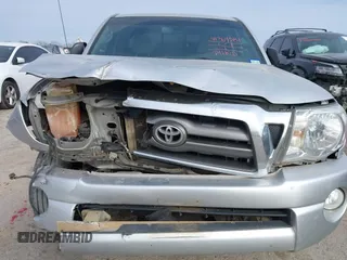 2010 Toyota Tacoma z VIN 5TETX4CN7AZ711543, wystawiony jako IAAI lot #41364581 z przebiegiem 242 820 mil mil oraz . Historia ofert i sprzedaży dostępna na DreamBid. Obrazek 13.
