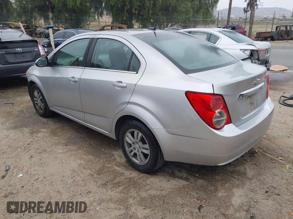 2014 Chevrolet Sonic LT с VIN 1G1JC5SH5E4170875, выставлен на аукционе IAAI как лот 42367419 с пробегом 152 289 миль миль и . История ставок и продаж доступна на DreamBid. Изображение 3.