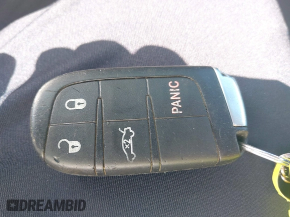 2015 Chrysler 200 Limited с VIN 1C3CCCAB2FN707428, выставлен на аукционе IAAI как лот 42633579 с пробегом 138 291 миль миль и . История ставок и продаж доступна на DreamBid. Изображение 11.