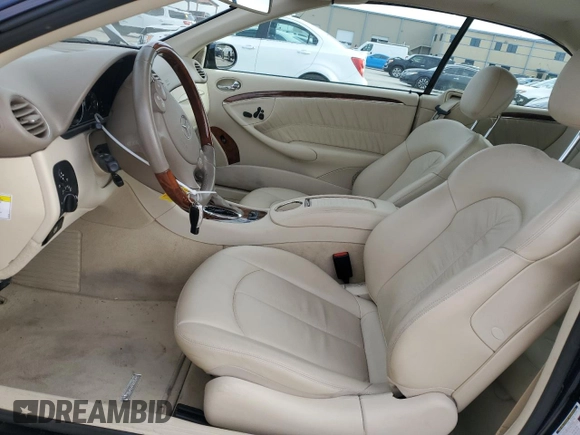 2009 Mercedes-Benz CLK 350 z VIN WDBTK56F69T103711, wystawiony jako Copart lot #82188534 z przebiegiem 48 244 mil mil oraz Szkoda całkowita • Salvage title. Historia ofert i sprzedaży dostępna na DreamBid. Obrazek 7.