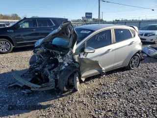 2019 Ford Fiesta SE с VIN 3FADP4EJ1KM142806, выставлен на аукционе Copart как лот 52804075 с пробегом Не указан миль и Чистый • Clean title. История ставок и продаж доступна на DreamBid. Изображение 1.