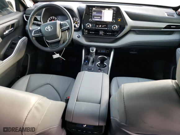2022 Toyota Highlander XLE with VIN 5TDHZRBH0NS579432, listed as a Copart auction lot 77977004 with 18,770 mi miles and Clean Title. Bid and sale history available at carsss.com. Image 8.