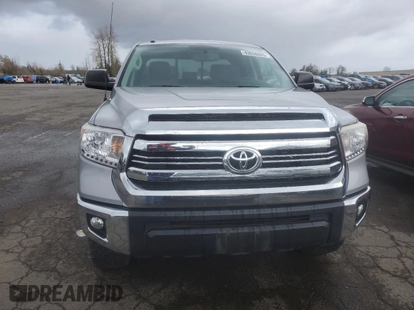 2017 Toyota Tundra SR z VIN 5TFUY5F18HX597005, wystawiony jako Copart lot #43058665 z przebiegiem 58 090 mil mil oraz Szkoda całkowita • Salvage title. Historia ofert i sprzedaży dostępna na DreamBid. Obrazek 5.