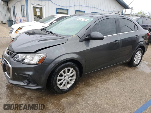 2017 Chevrolet Sonic LT z VIN 1G1JD5SH5H4145735, wystawiony jako Copart lot #54743105 z przebiegiem 108 652 mil mil oraz Szkoda całkowita • Salvage title. Historia ofert i sprzedaży dostępna na DreamBid. Obrazek 1.