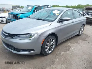 2015 Chrysler 200 S z VIN 1C3CCCBG1FN735571, wystawiony jako IAAI lot #42231495 z przebiegiem 95 423 mil mil oraz . Historia ofert i sprzedaży dostępna na DreamBid. Obrazek 2.
