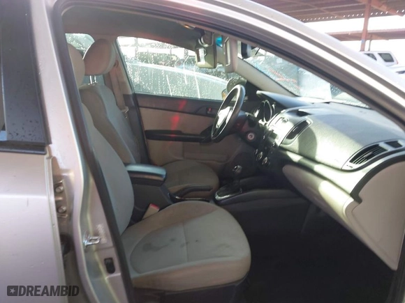 2011 Kia Forte 5-Door EX with VIN KNAFU5A21B5453574, listed as a IAAI auction lot 41693235 with 1 mi miles. Bid and sale history available at carsss.com. Image 5.