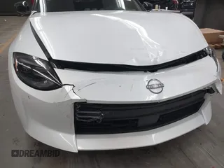 2024 Nissan Z Performance with VIN JN1BZ4BH9RM364239, listed as a IAAI auction lot 41860174 with 7,501 mi miles and . Bid and sale history available at DreamBid. Image 6.
